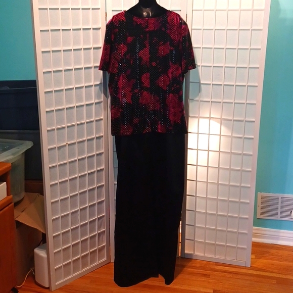 Algo sz 20 gown - black with red floral 5866 - Picture 4 of 6